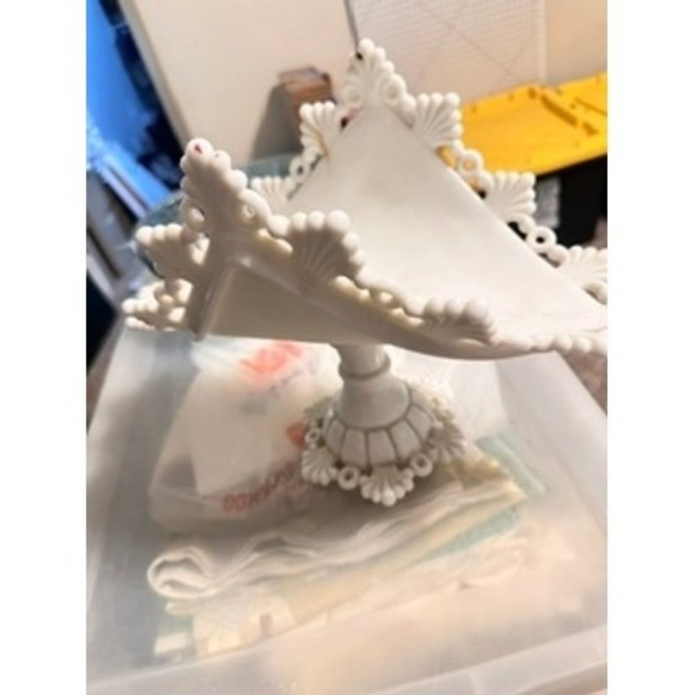 Westmoreland Milk Glass Banana Boat Fruit Bowl Old Quilt Pattern Pedestal Dish